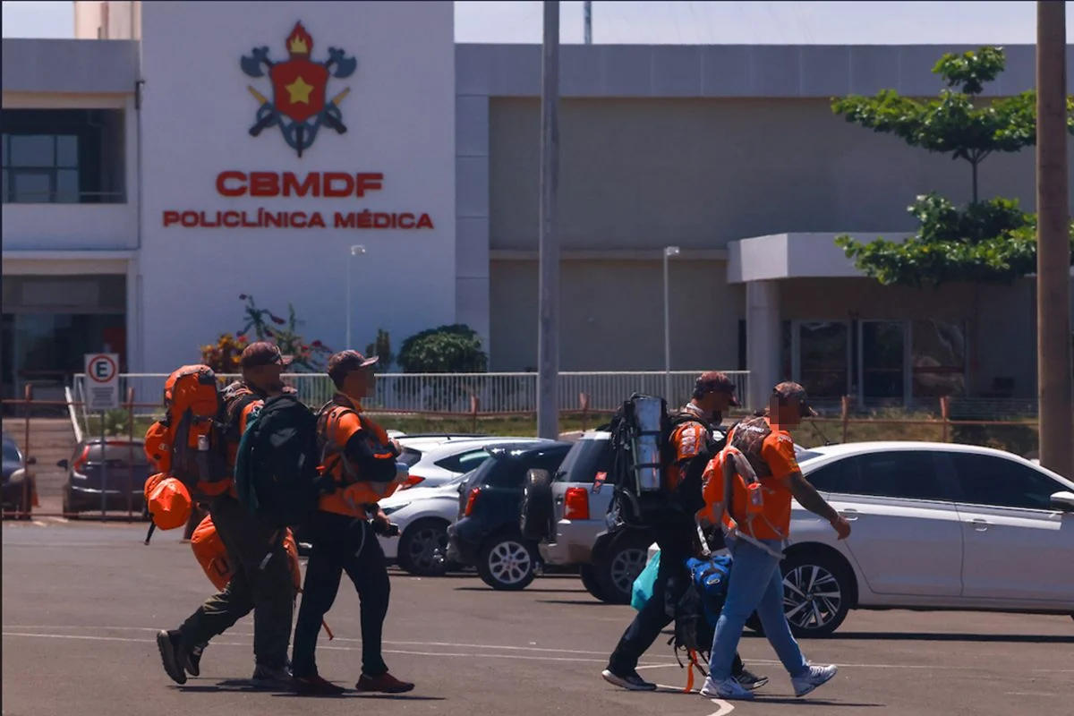 Barracas e tendas montadas no Centro de Treinamento Operacional dos Bombeiros do DF
