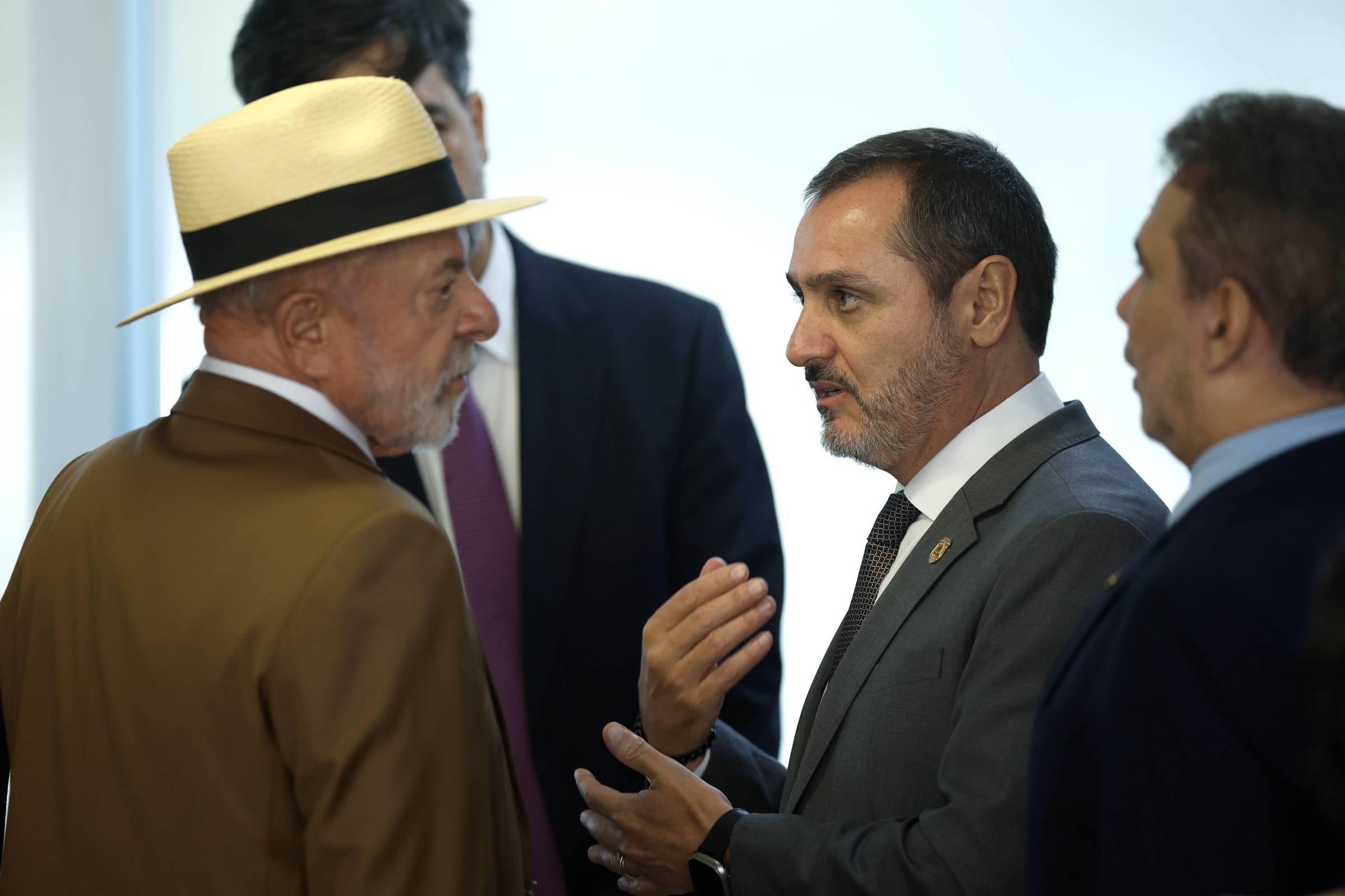Lula e Andrei Rodrigues em cerimônia no Palácio do Planalto