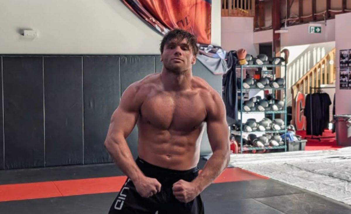 Cole Johnson, lutador amador de MMA