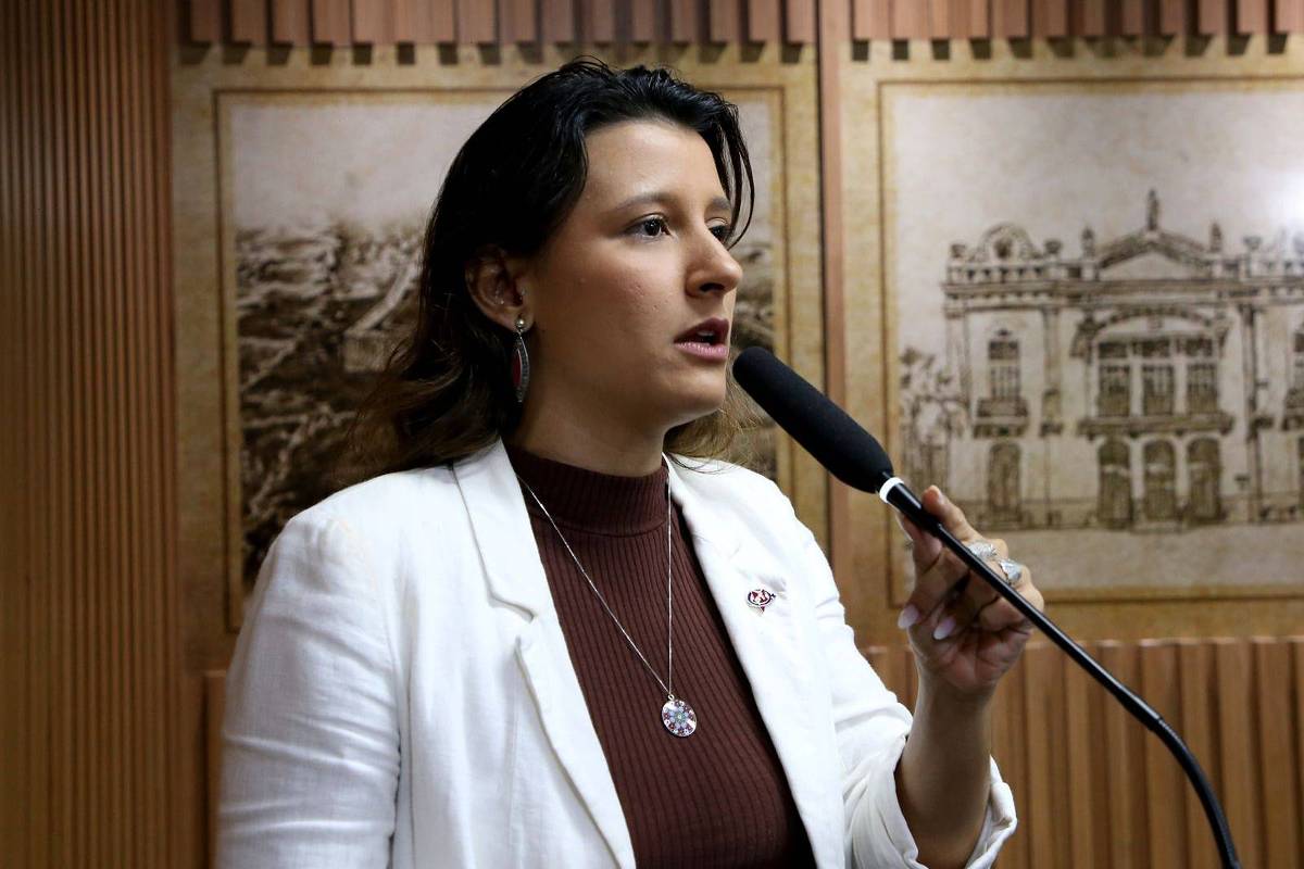 Brisa Bracchi, vereadora de Natal e candidata a deputada federal pelo PT