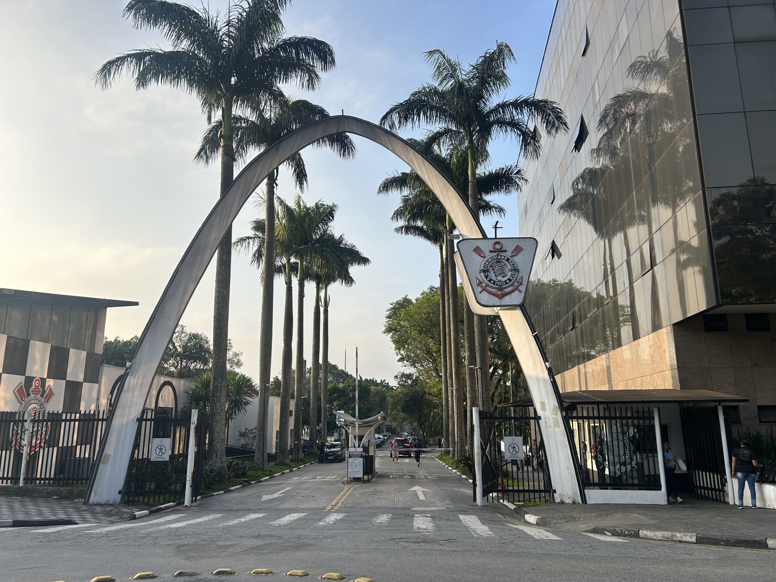 Entrada do Parque São Jorge, sede social do Corinthians