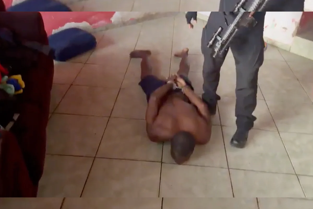 Agentes da Polícia Civil do Rio de Janeiro durante operação
