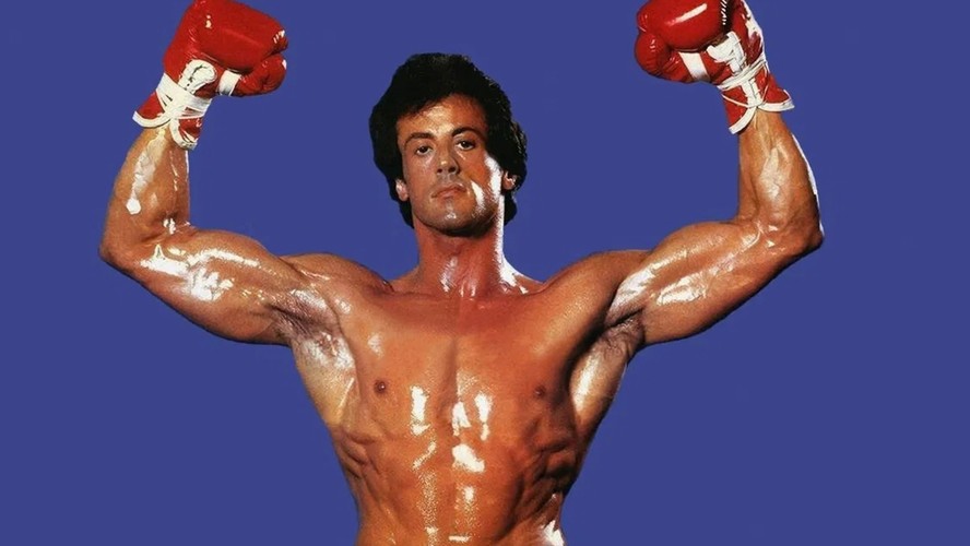 Sylvester Stallone em cena de Rocky III: O Desafio Supremo