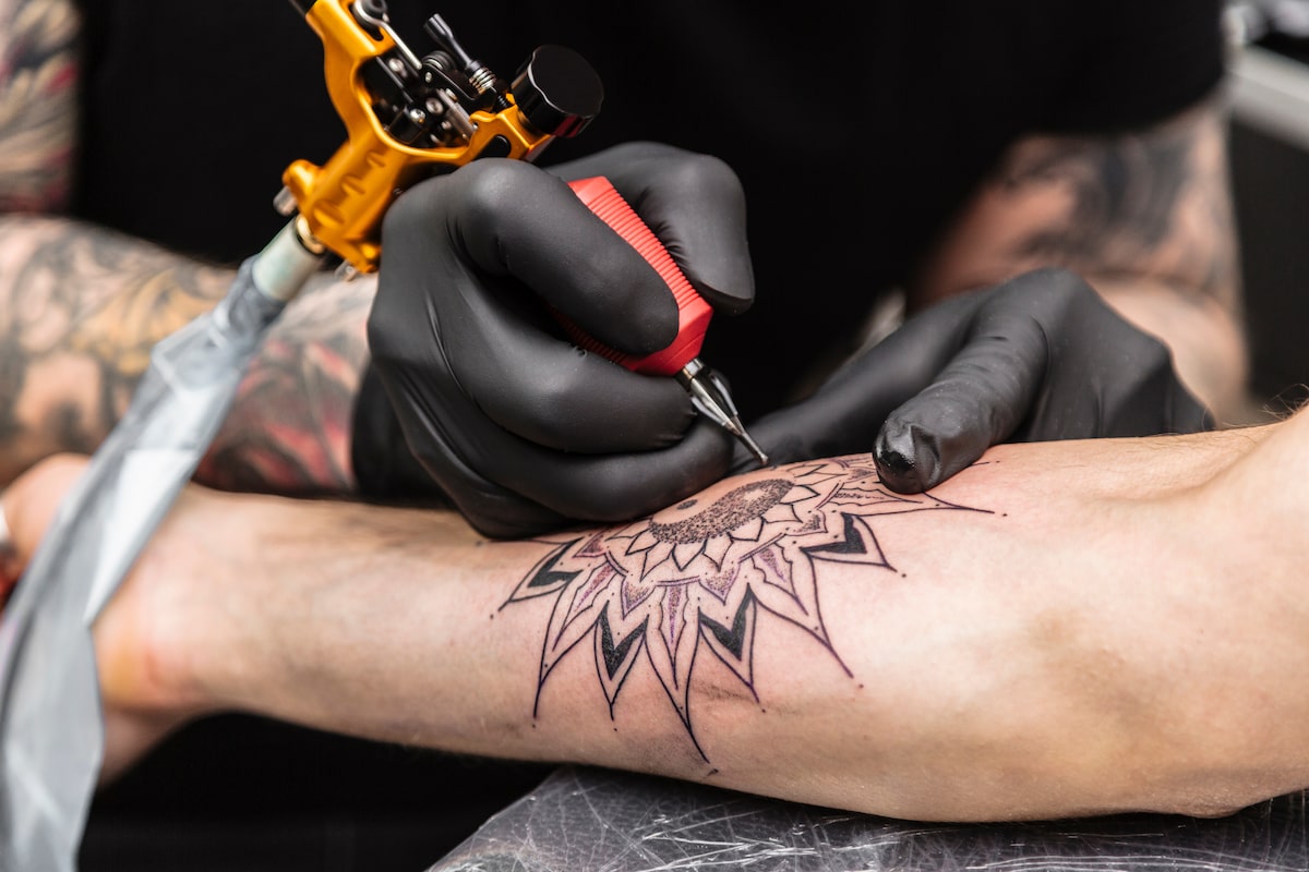 Tatuagem em pele humana