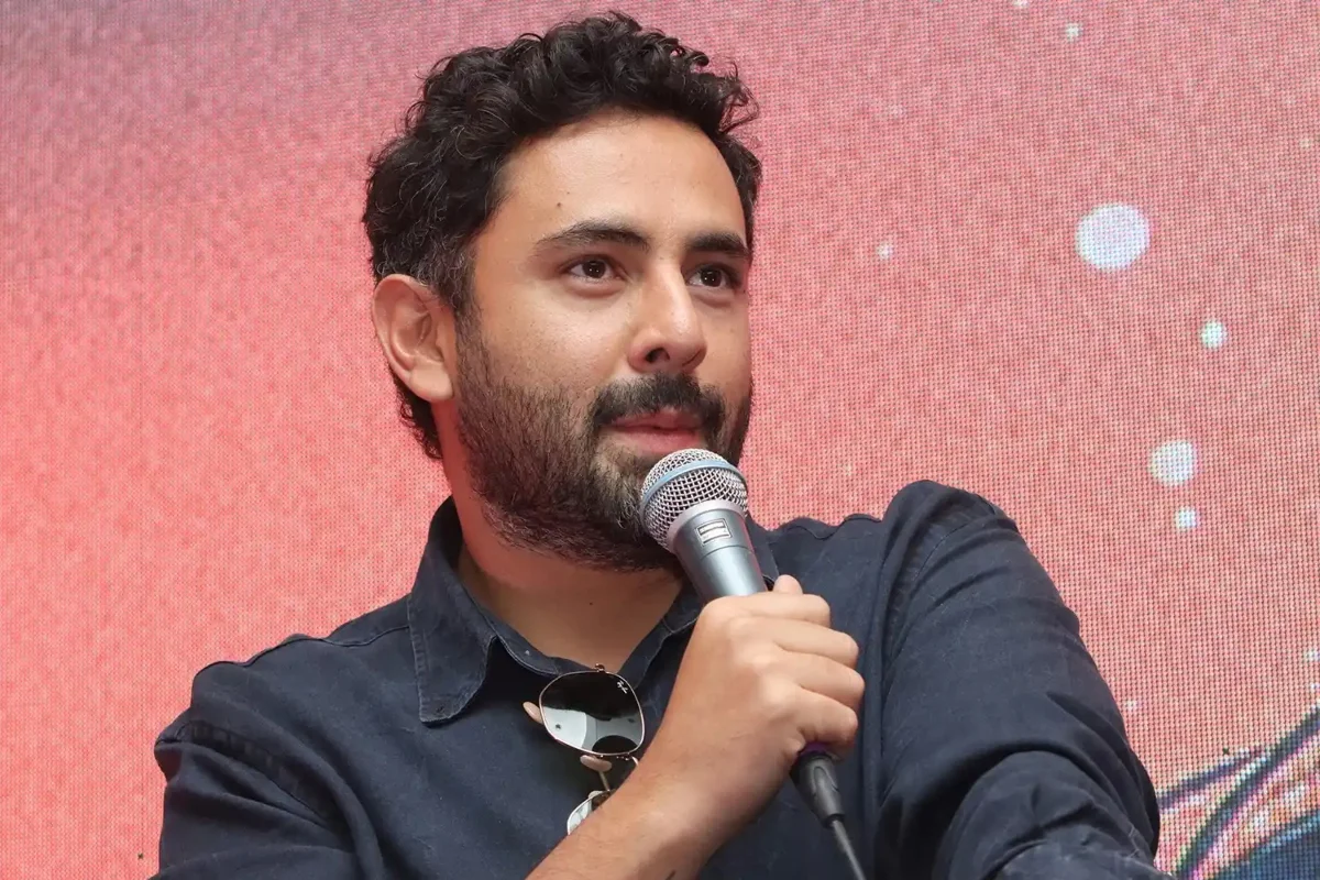 Jonathan Samuel Meléndez Ochoa, tecladista da banda Camilo Séptimo