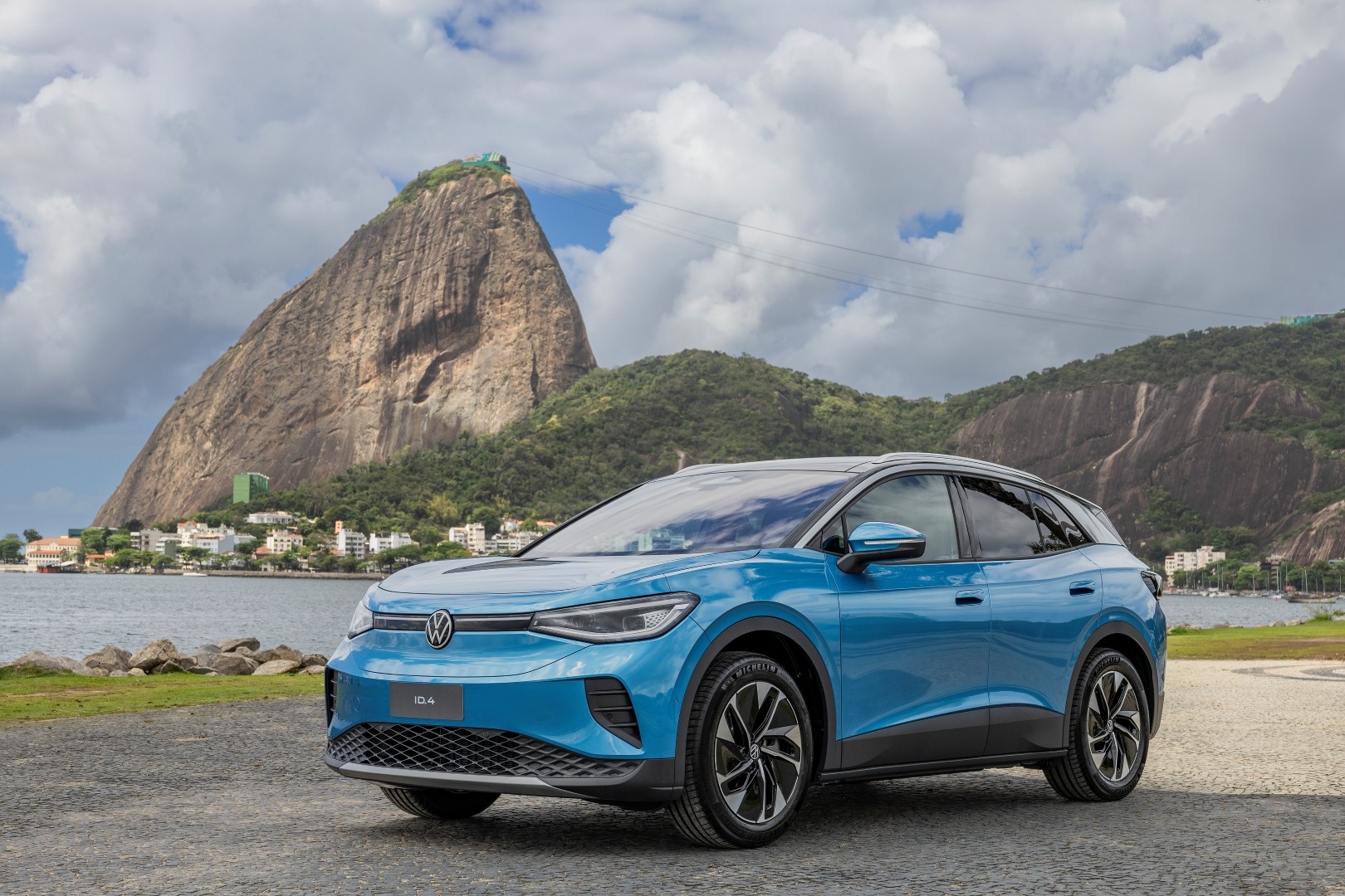 Volkswagen ID.Tiguan camuflado durante testes