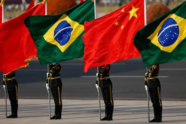 Datafolha: brasileiros desconfiam mais dos EUA que da China como parceiro comercial