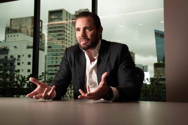 Folha apagou trechos de matéria sobre compra do Master; entenda