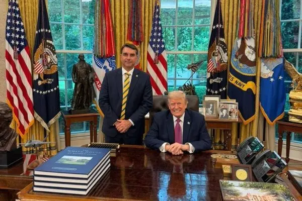 Democratas detonam governo Trump por acolher Flávio: "Imigrante ilegal criminoso"