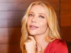 Luiza Possi, de vestido vermelho, posa para retrato em imagem de arquivo