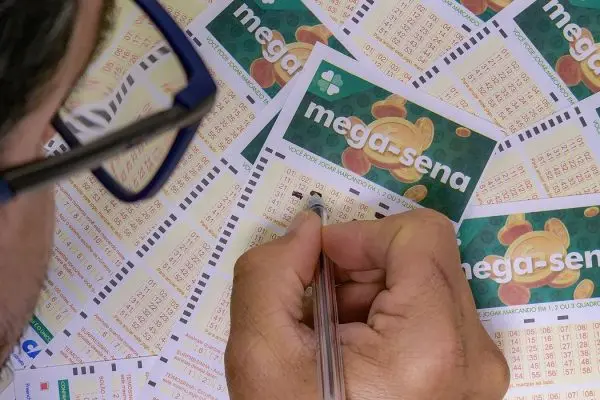 Mega-Sena acumula e próximo sorteio pode pagar R$ 230 milhões