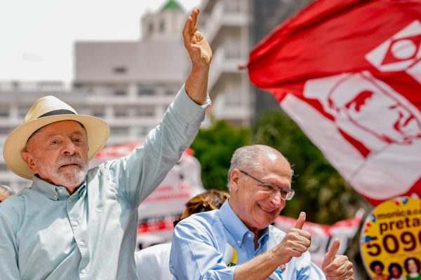 Sakamoto: Lula precisa vencer Lula para levar o segundo turno