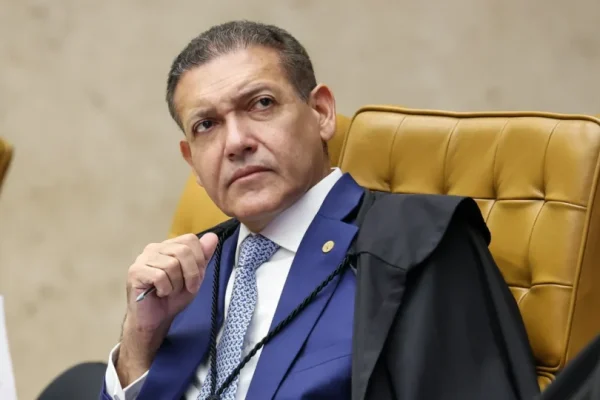 Rui Falcão aciona STF contra Kassio e pede seu afastamento do TSE