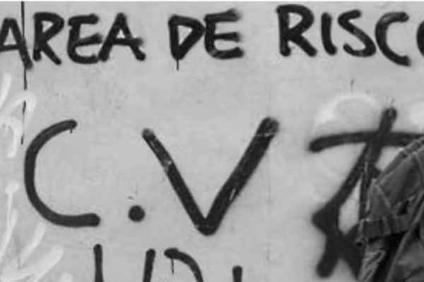 Projeto de mentirinha de aliados de Flávio na Alerj declara CV e PCC terroristas