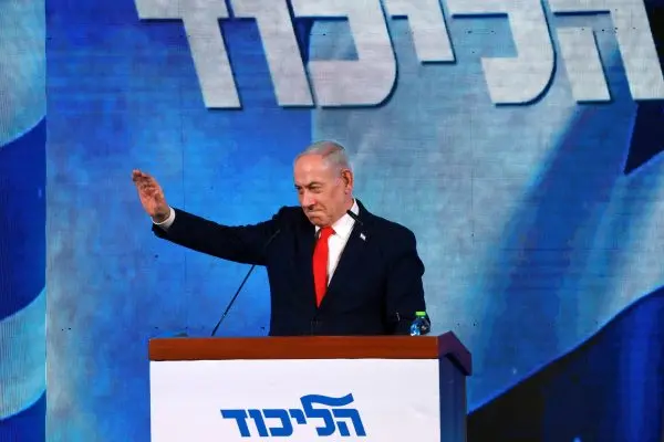 Netanyahu é derrotado em Israel e perde maioria no Parlamento
