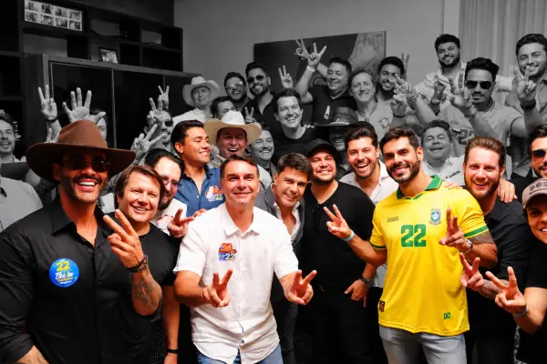 Sertanejos pró-Flávio somam quase R$ 620 milhões em contratos sem licitação desde 2024