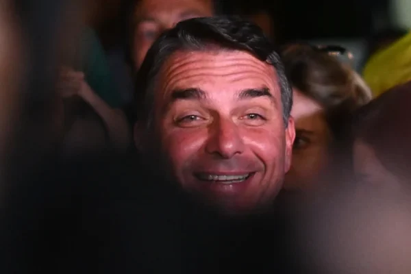 O filho ungido chega ao segundo turno sob a proteção das corporações de mídia. Por Moisés Mendes