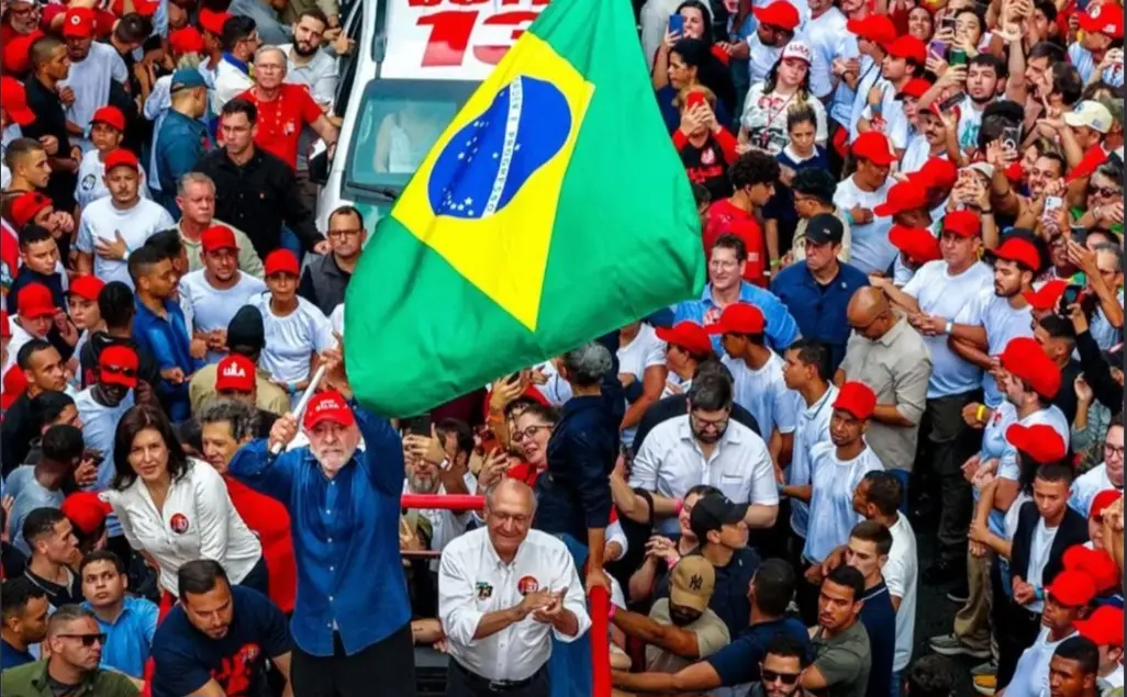 A virada que derrotou os milicianos nacionais e o fascista americano
