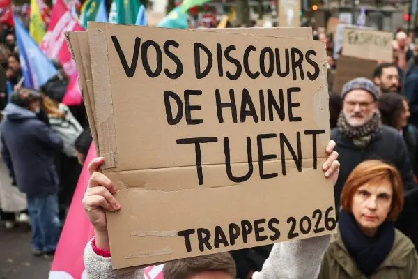 Polícia acha “Mein Kampf” e armadilha com gás na casa de atirador na França
