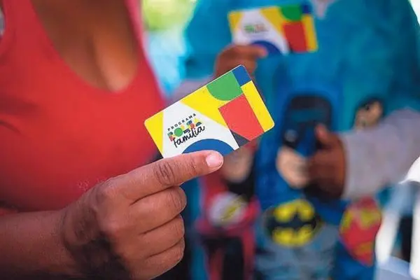 A expectativa de beneficiários do Bolsa Família após reajuste de Lula