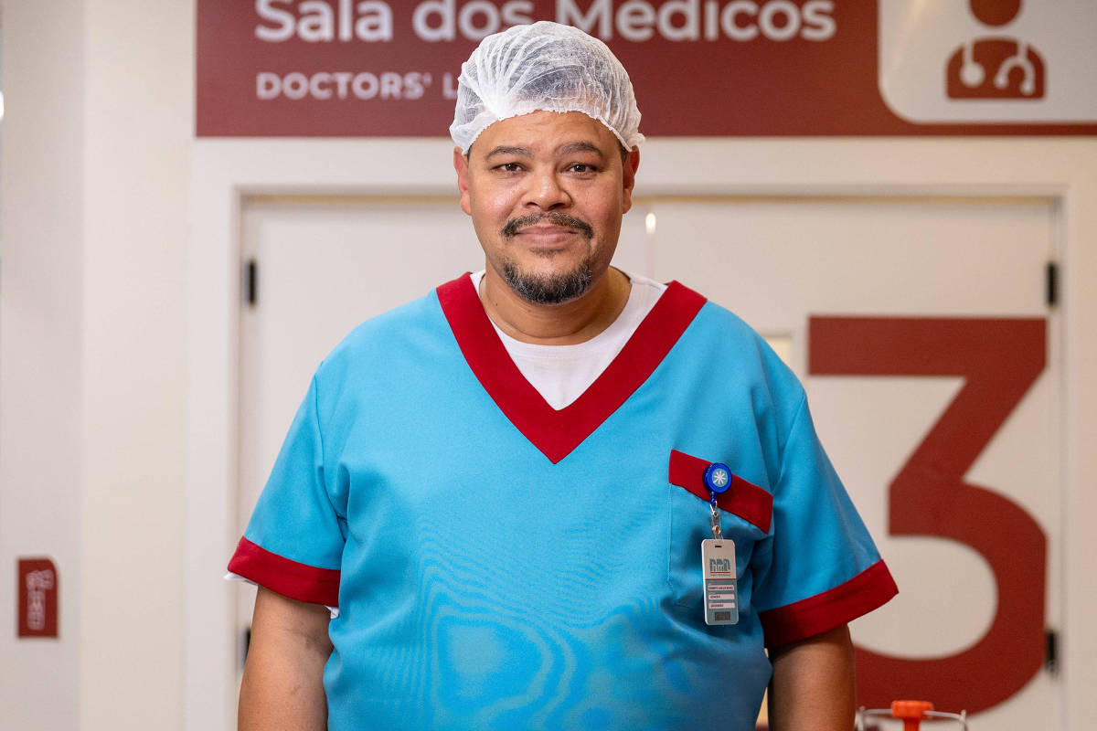 Babu Santana caracterizado como Betinho em Por Você