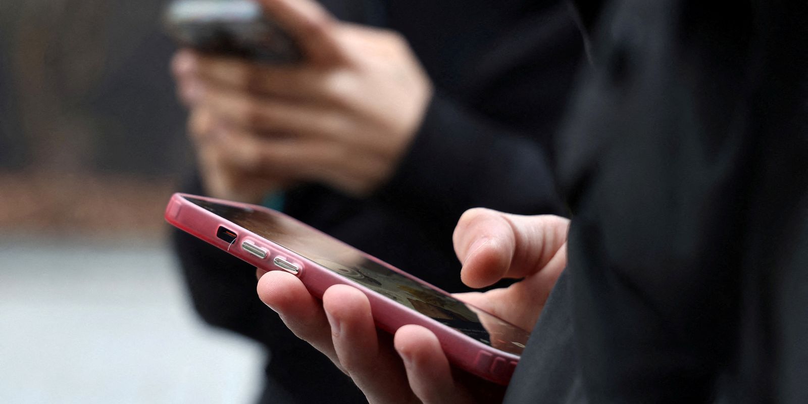 Celular com plataforma de apostas online