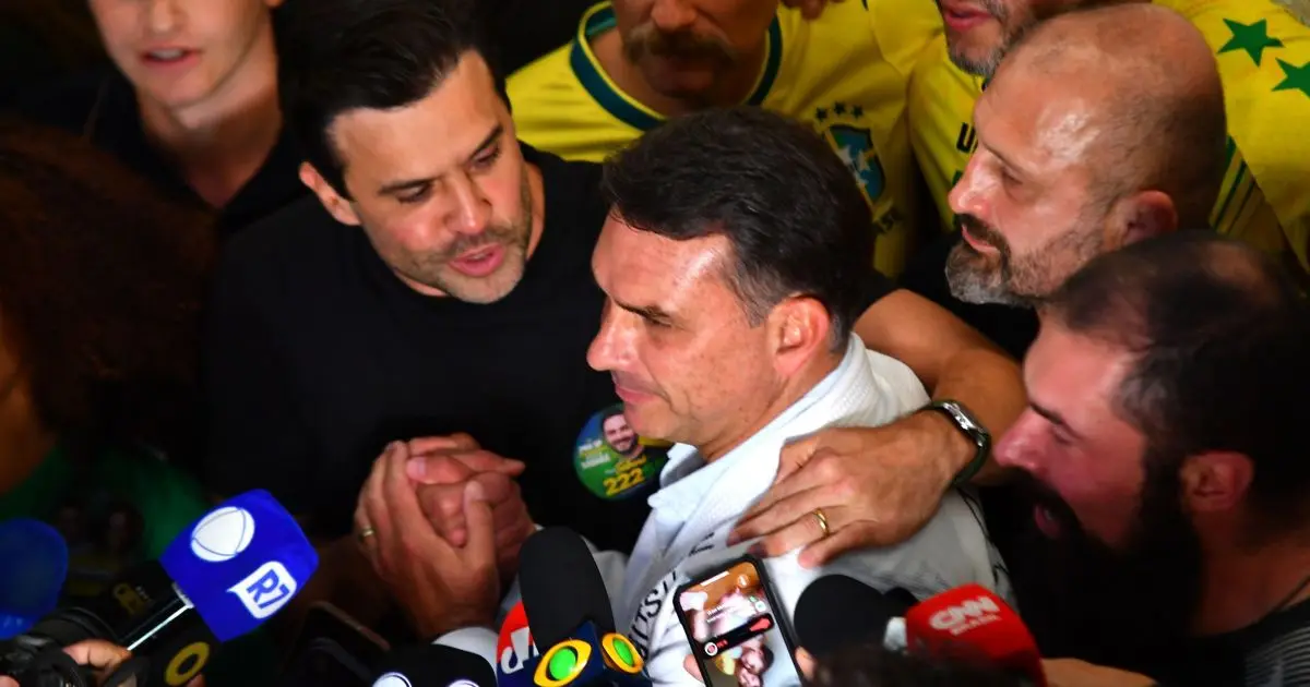 Pablo Marçal durante declaração de apoio a Flávio Bolsonaro