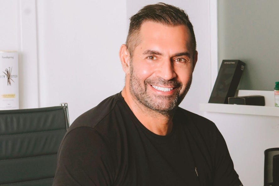 Alexander Aslani, cirurgião plástico conhecido como Buttman