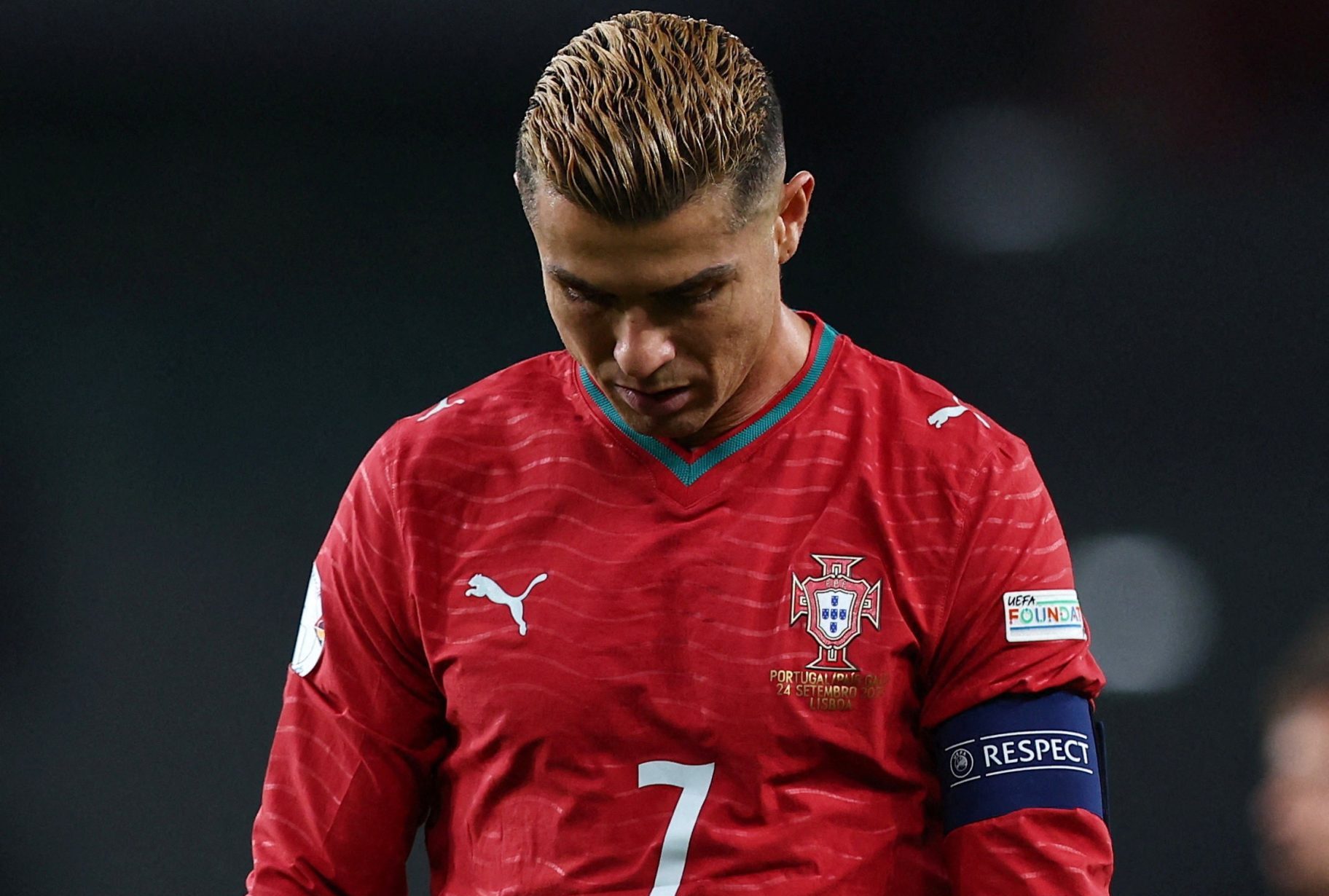 Cristiano Ronaldo com a camisa da seleção de Portugal