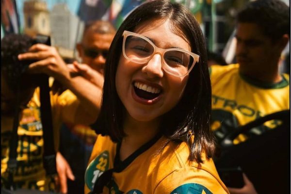 Deputada mais votada para a Alesp faz provocação transfóbica contra Erika Hilton