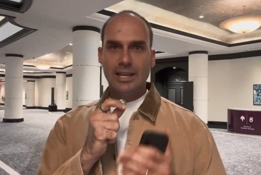 Eduardo Bolsonaro em vídeo publicado na rede X