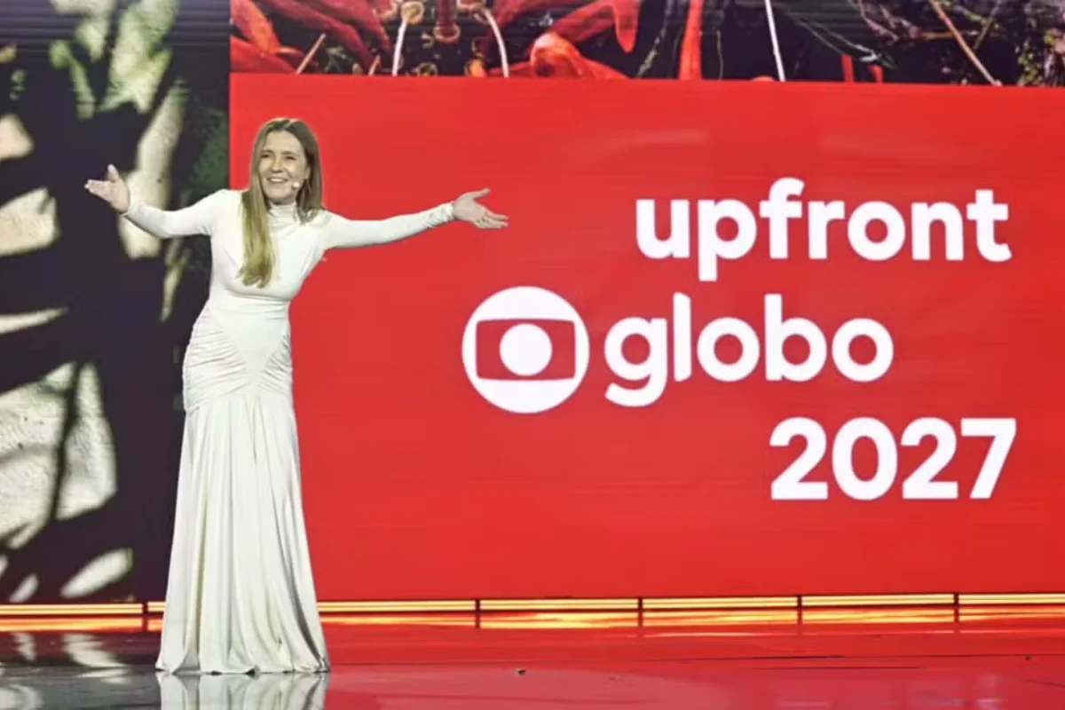 Adriana Esteves durante o Upfront da TV Globo