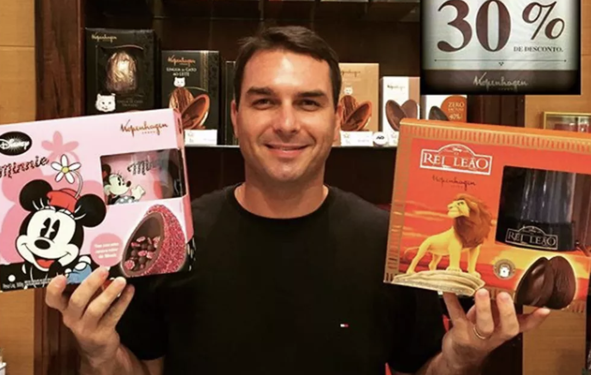 Flávio Bolsonaro em chocolateria