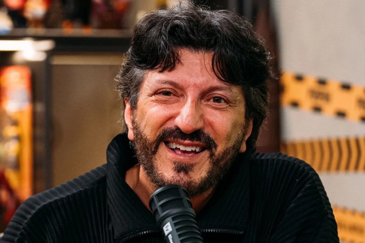 Lito Sousa ao lado da esposa, Mila Seidl