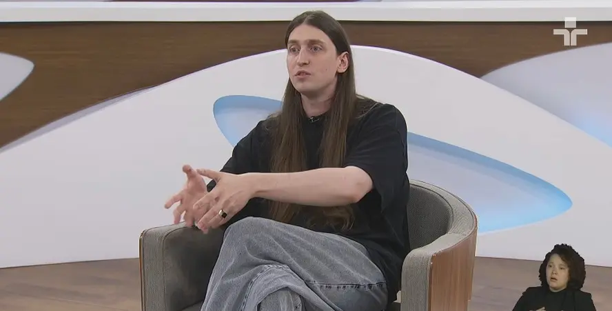 Felca durante entrevista ao programa Roda Viva