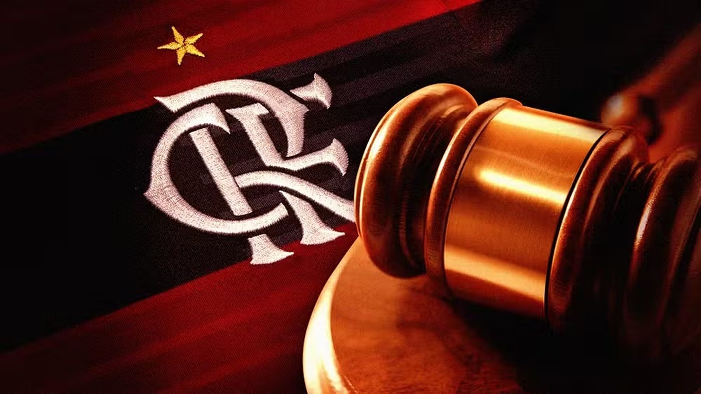 Marcos Rojo lamenta lance durante partida entre Flamengo e Estudiantes