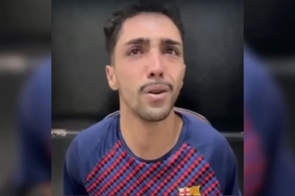 Homem preso por matar namorada diz que atirou “sem querer”