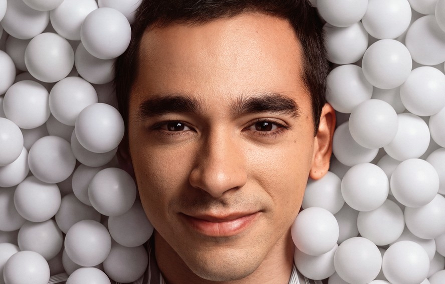 Hugo Calderano em ensaio para a GQ Brasil