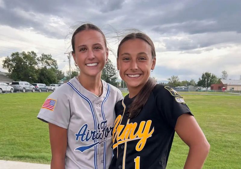 Samantha Rensvold e Kyann Dean lado a lado