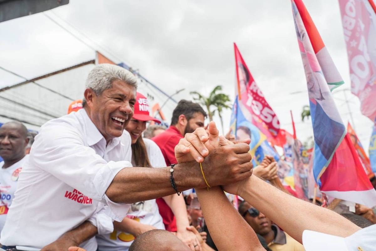 Jerônimo Rodrigues em atividade de campanha na Bahia