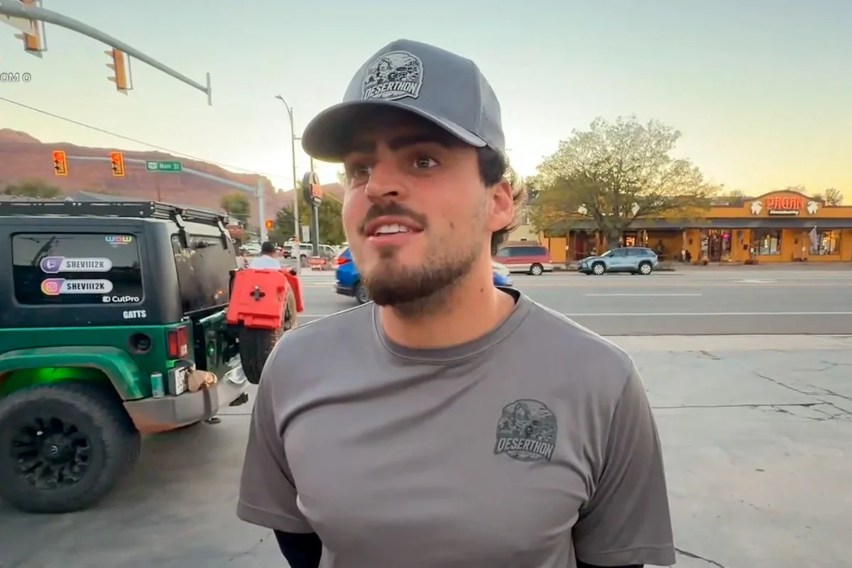 Jon Vlogs durante transmissão ao vivo