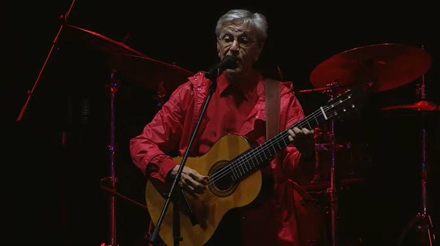 Caetano Veloso durante apresentação no Festival Doce Maravilha