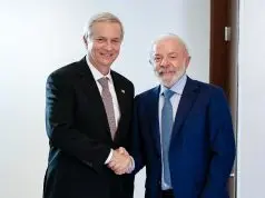 José Antonio Kast e Luiz Inácio Lula da Silva em reunião no Panamá