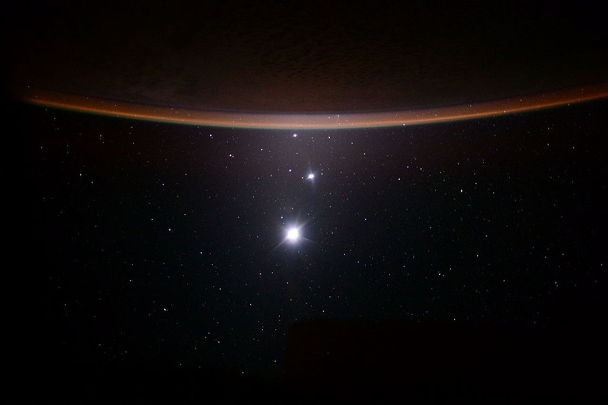Lua, Vênus, Júpiter e Terra vistos do espaço