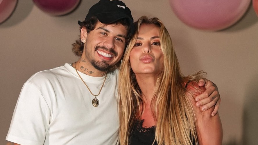 Poliana Rocha ao lado do filho Zé Felipe