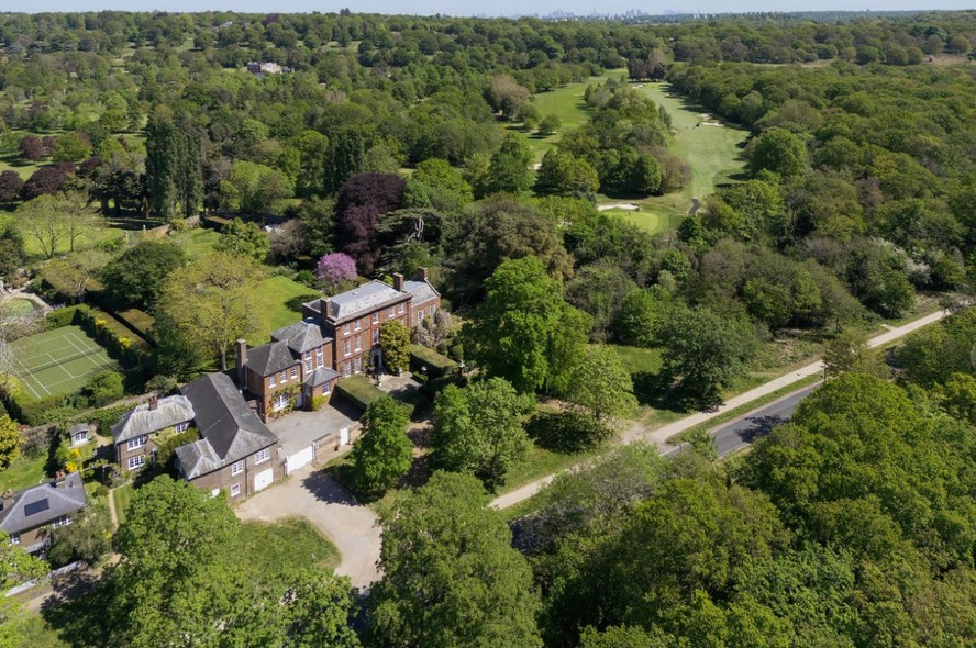 Fachada da mansão Ormeley Lodge em Londres