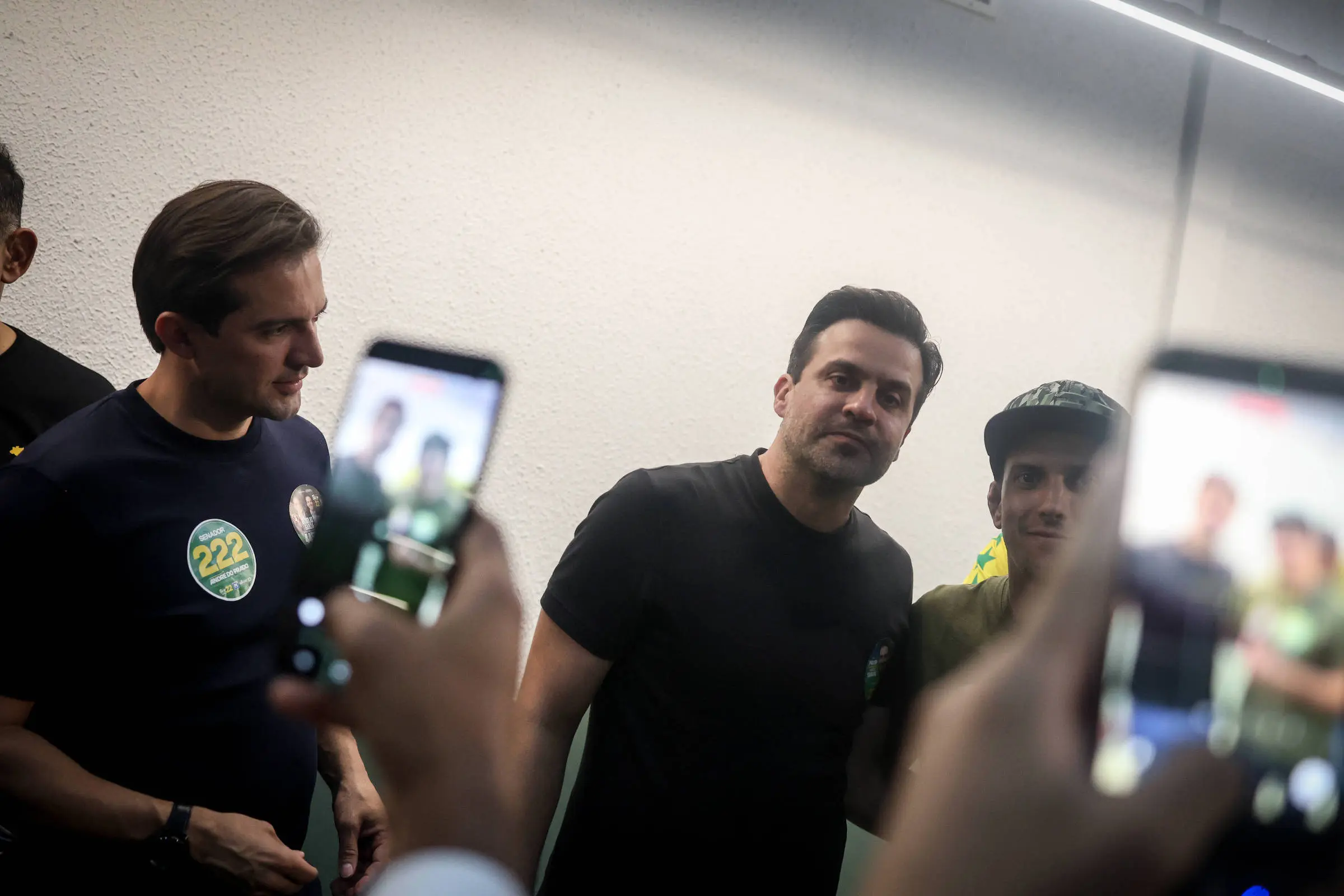 Pablo Marçal fala a grupo durante evento com influenciadores