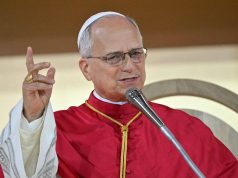Papa Leão 14 durante vigília de oração