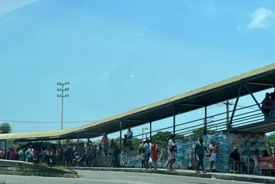 Ônibus do transporte público retidos em garagem de Salvador