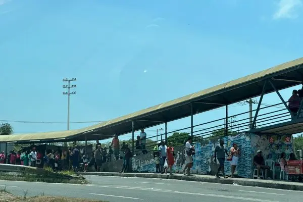 Em dia decisivo, ao menos 75 ônibus são impedidos de circular em Salvador